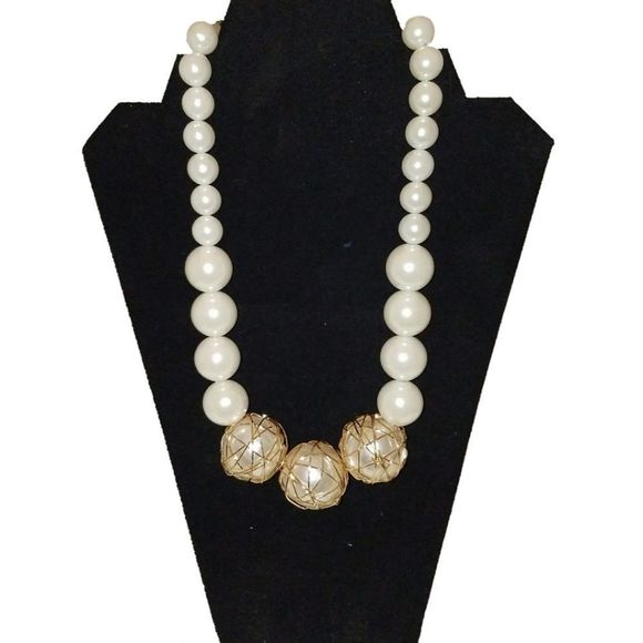Jewelry - Luxe Oversized Golden Pearl Necklace